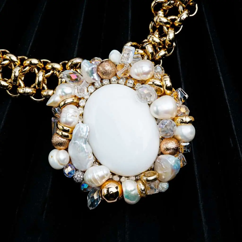 Collier DAHLIA agate blanc