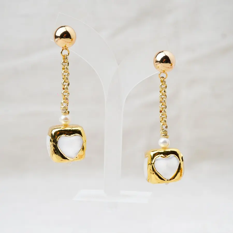 boucles d'oreilles en nacre