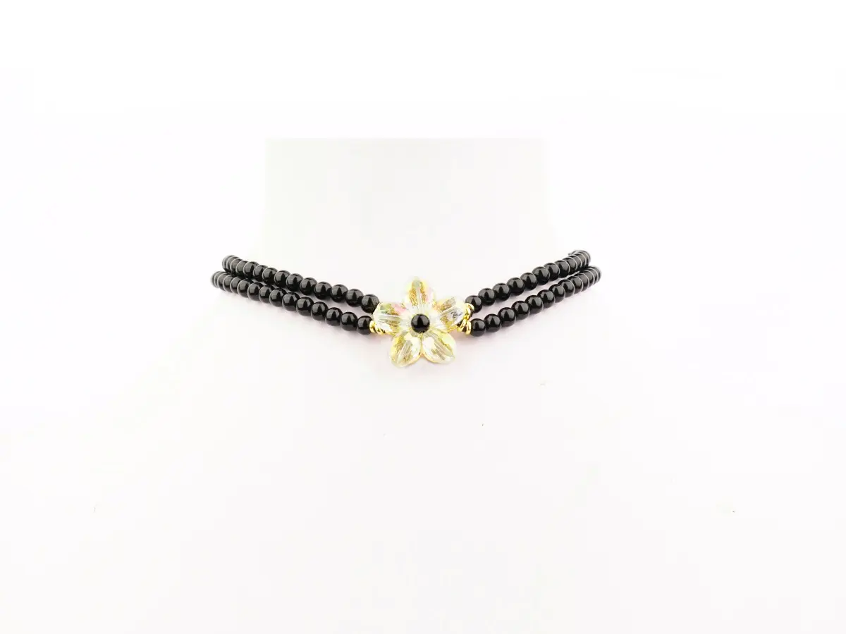 Collier FLORIA,deux rangs d'onyx et fleur translucide