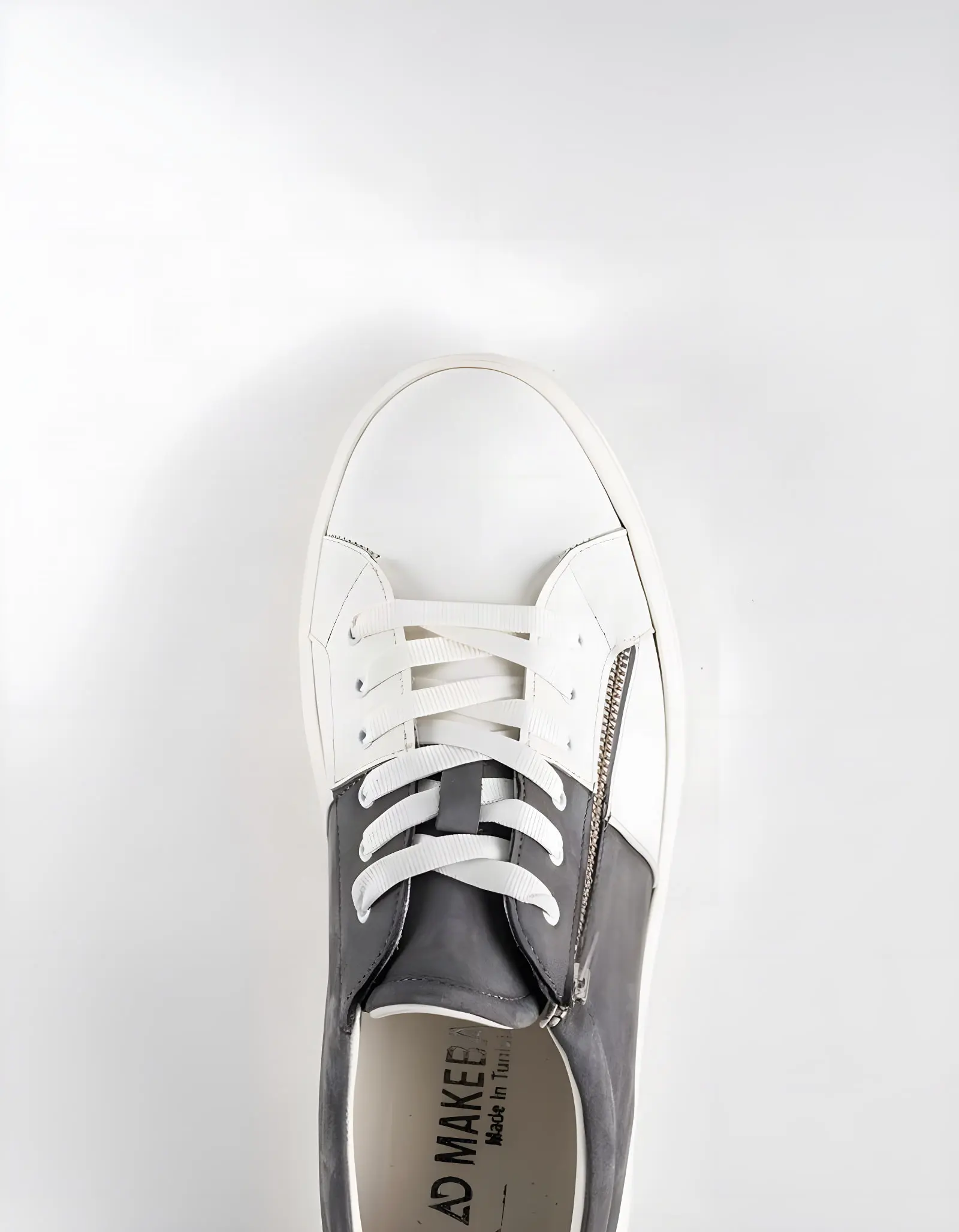 Baskets en cuir Cassio – CVR06 Blanc/Gris