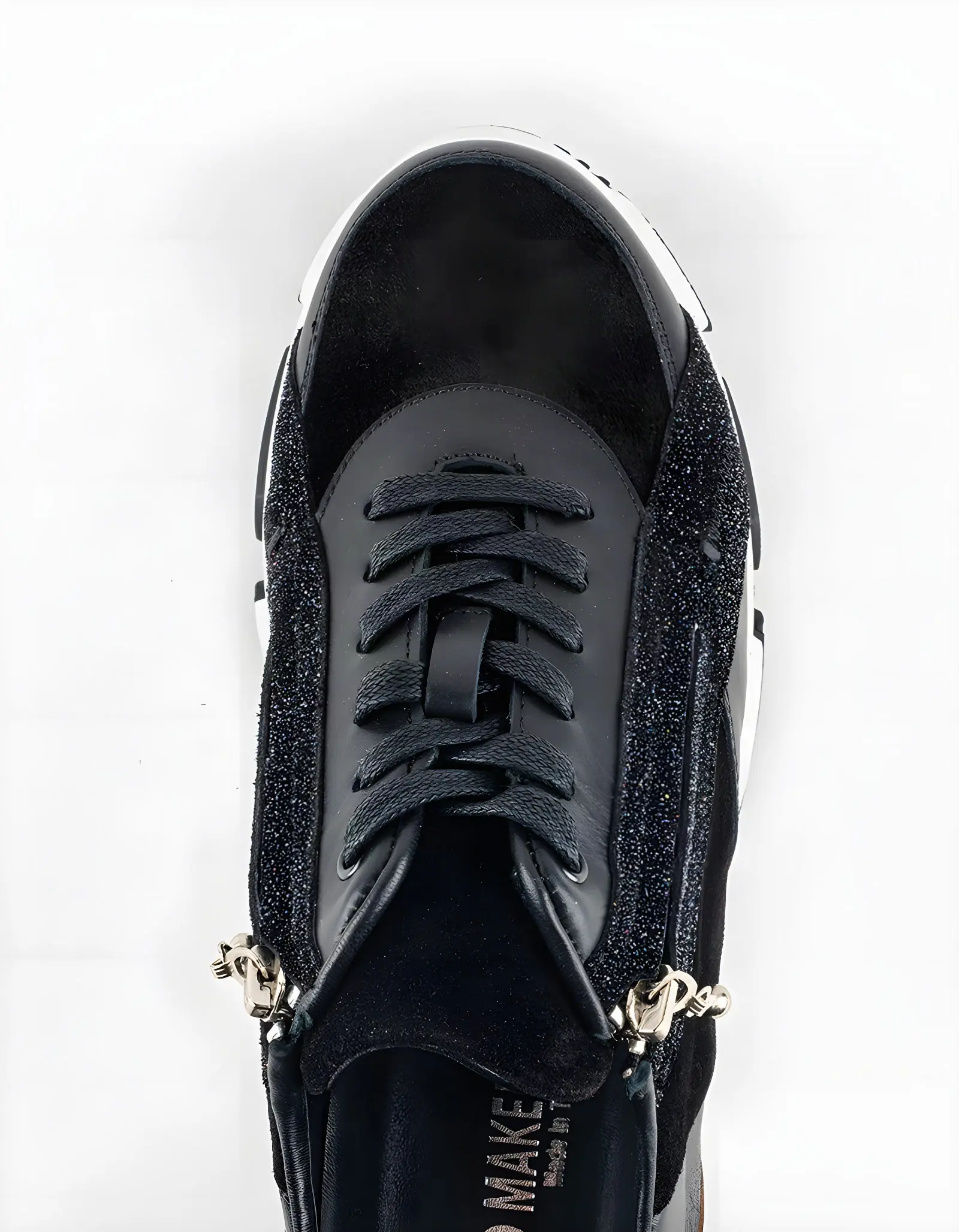 Baskets légères en cuir Lina 01 – NOIR