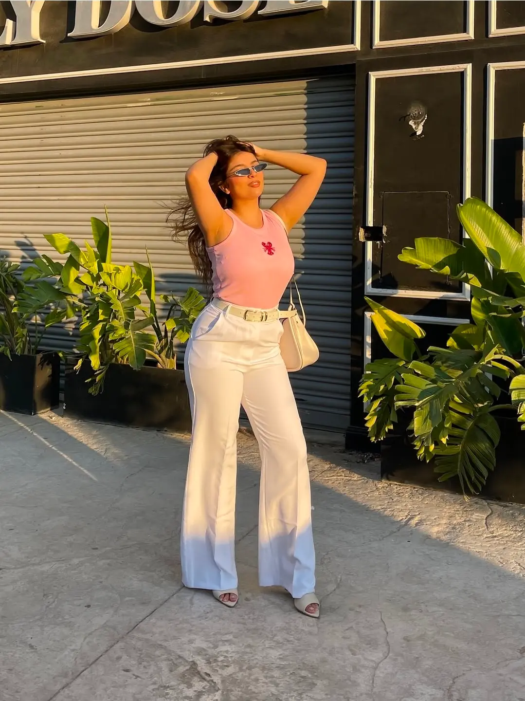 Pantalon large avec ceinture  2