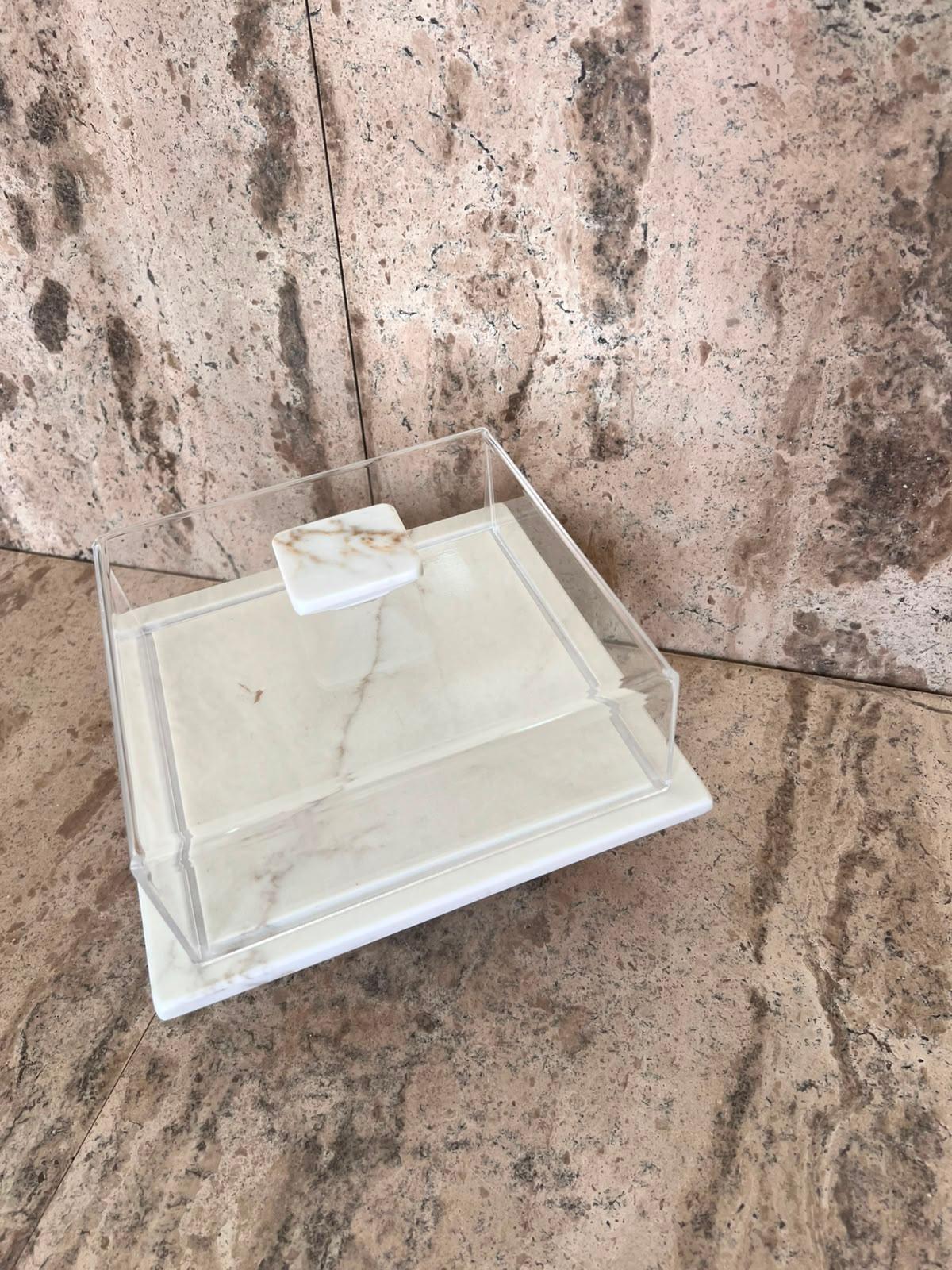 Présentoir carré en marbre blanc et plexi 2