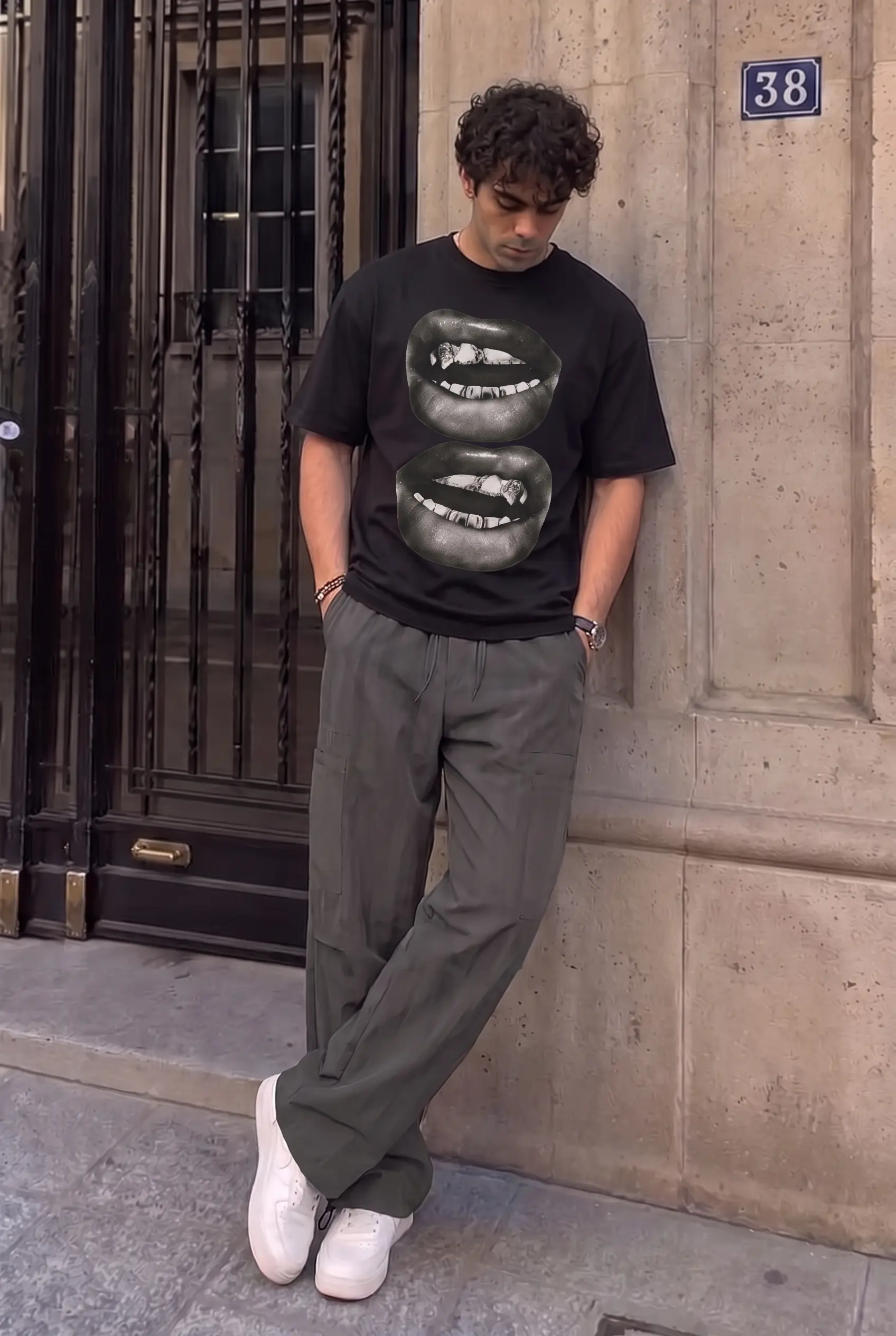SET T-SHIRT IMPRIMÉ + PANTALON PARACHUTE 6
