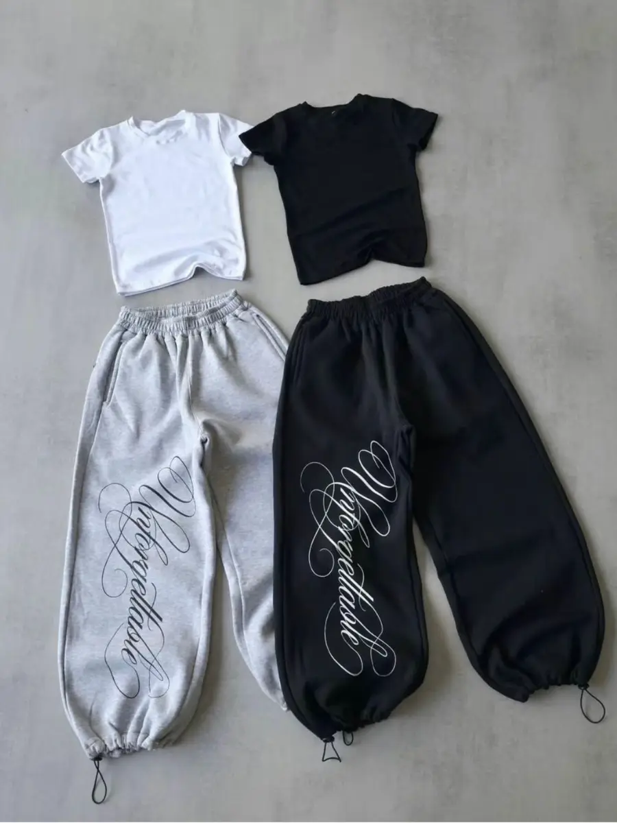 Crop Top + Baggy Pants 3