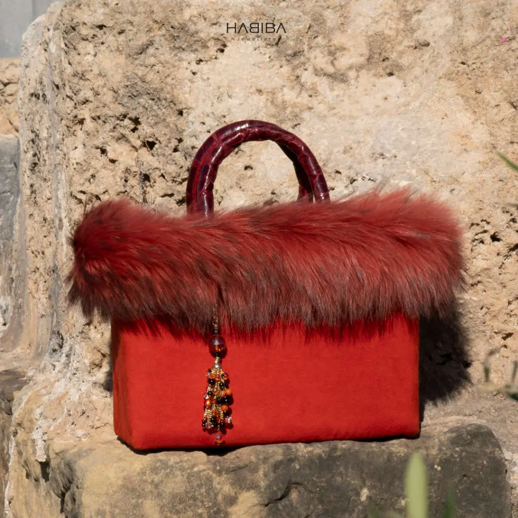 SAC À MAIN EN VELOUR ORANGE ET FOURRURE