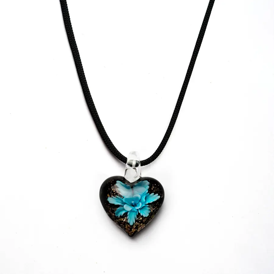 Collier coeur en verre de murano, cordon noir