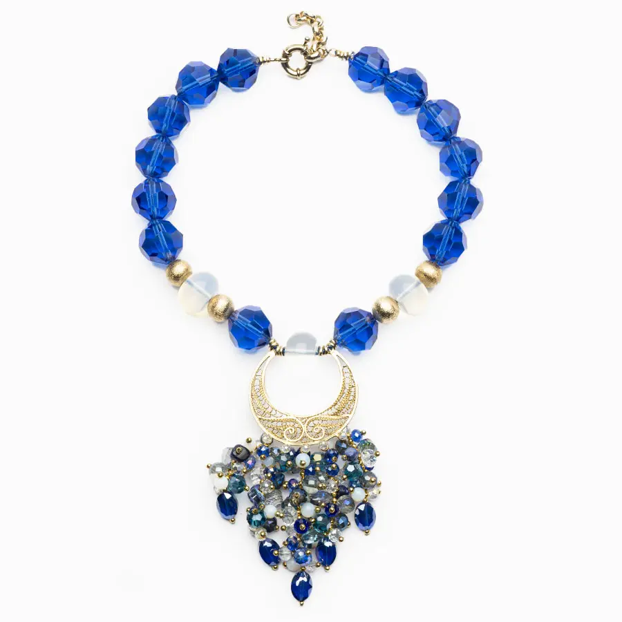 Collier LUNEA, lune en argent filigrane, enfilage opaline et cristaux bleus