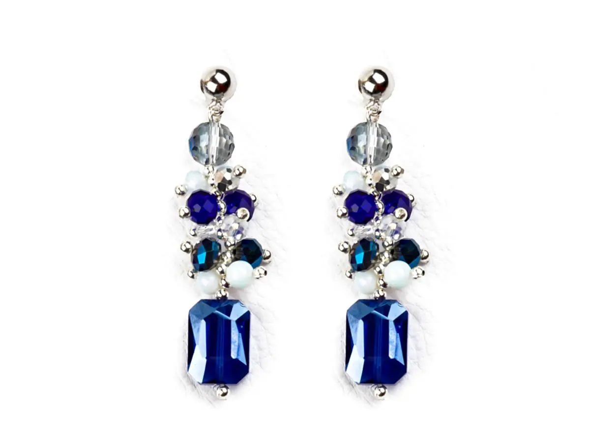 Boucles d'oreilles, LUNEA, enfilage pierres de lune et cristaux bleus
