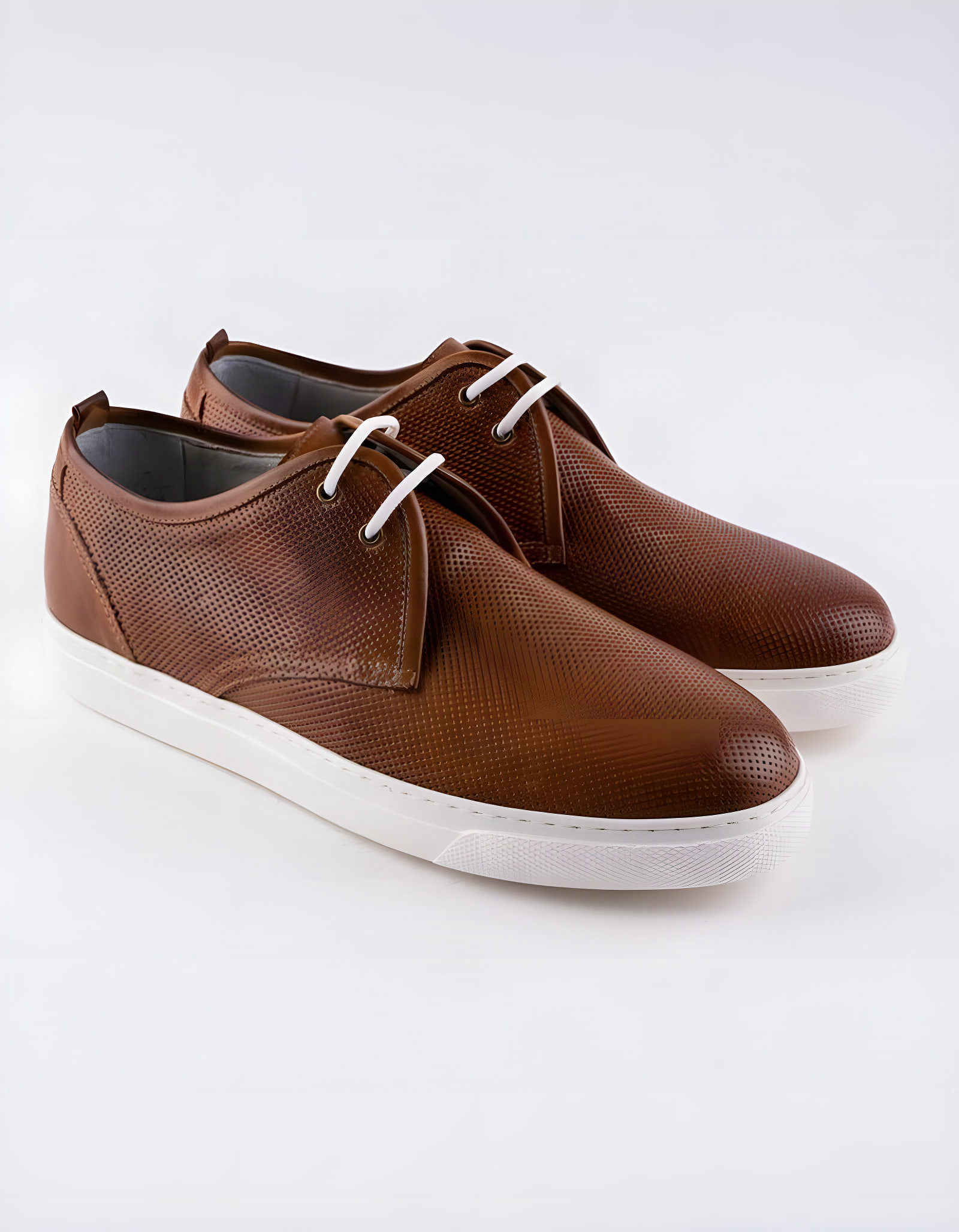 Baskets en cuir Leo – CU32 Camel