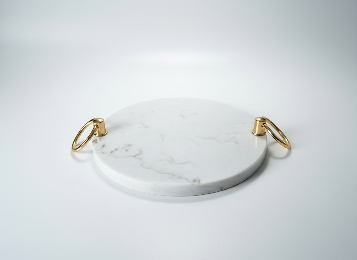 Plateau forme rond en marbre blanc avec des poignées dorés