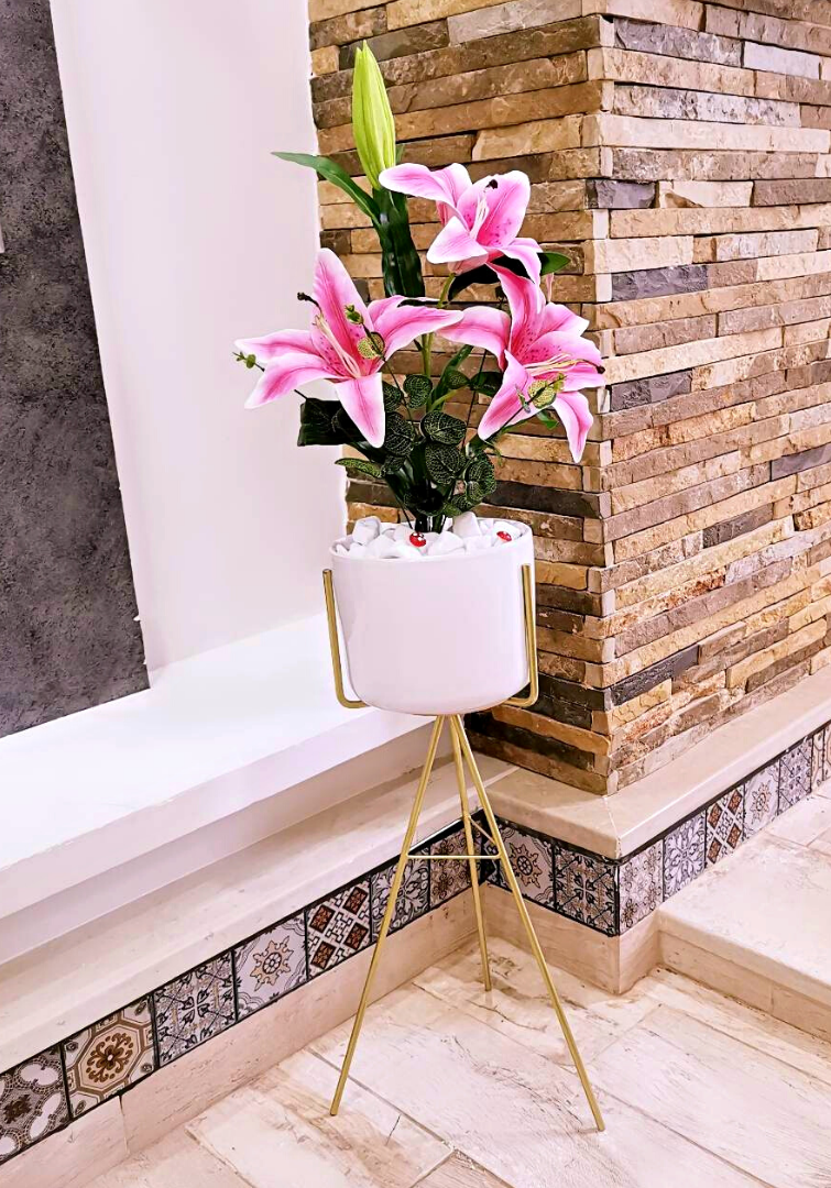 Lys De Pâques Artificiel Dans Un Pot En Céramique Avec Support B700